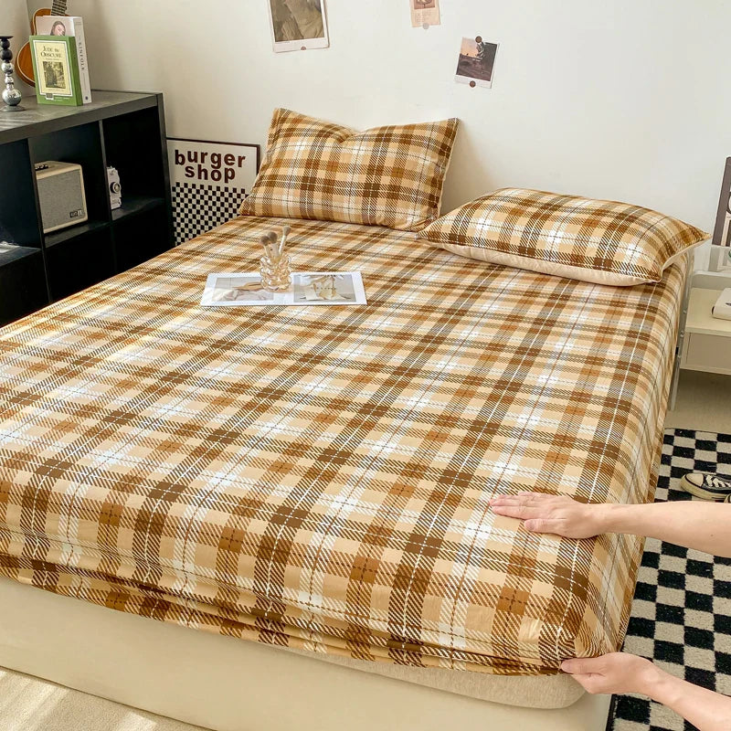 Plaid Style Fitted Sheet Skin-friendly Bed Cover Elastic Bedsheet for Girls Boys Room cover lit Home Bed Linen (No Pillowcase)