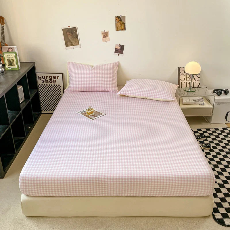 Plaid Style Fitted Sheet Skin-friendly Bed Cover Elastic Bedsheet for Girls Boys Room cover lit Home Bed Linen (No Pillowcase)