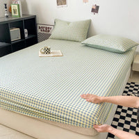 Plaid Style Fitted Sheet Skin-friendly Bed Cover Elastic Bedsheet for Girls Boys Room cover lit Home Bed Linen (No Pillowcase)