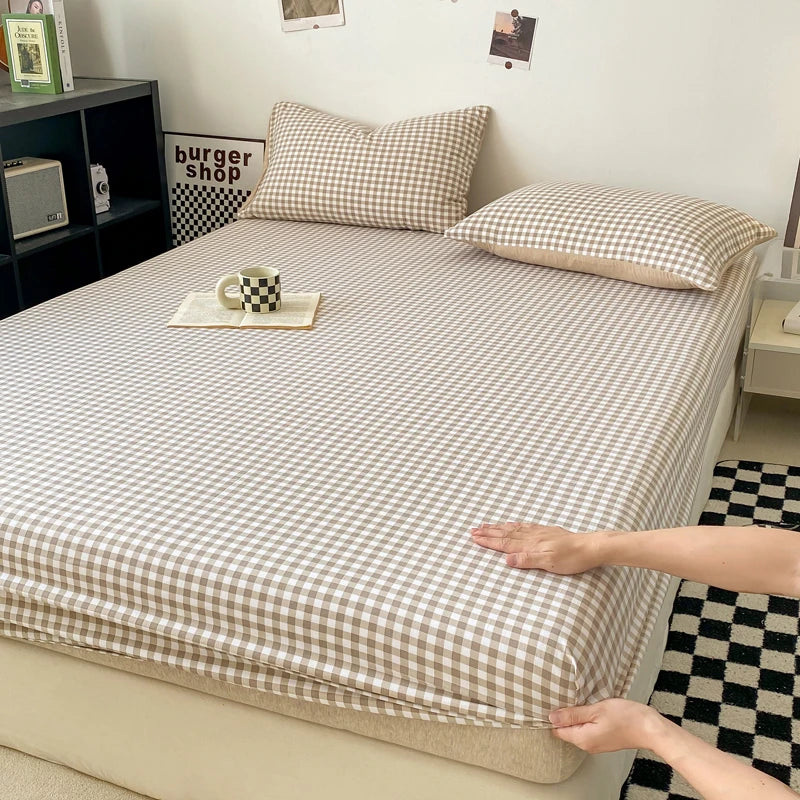 Plaid Style Fitted Sheet Skin-friendly Bed Cover Elastic Bedsheet for Girls Boys Room cover lit Home Bed Linen (No Pillowcase)