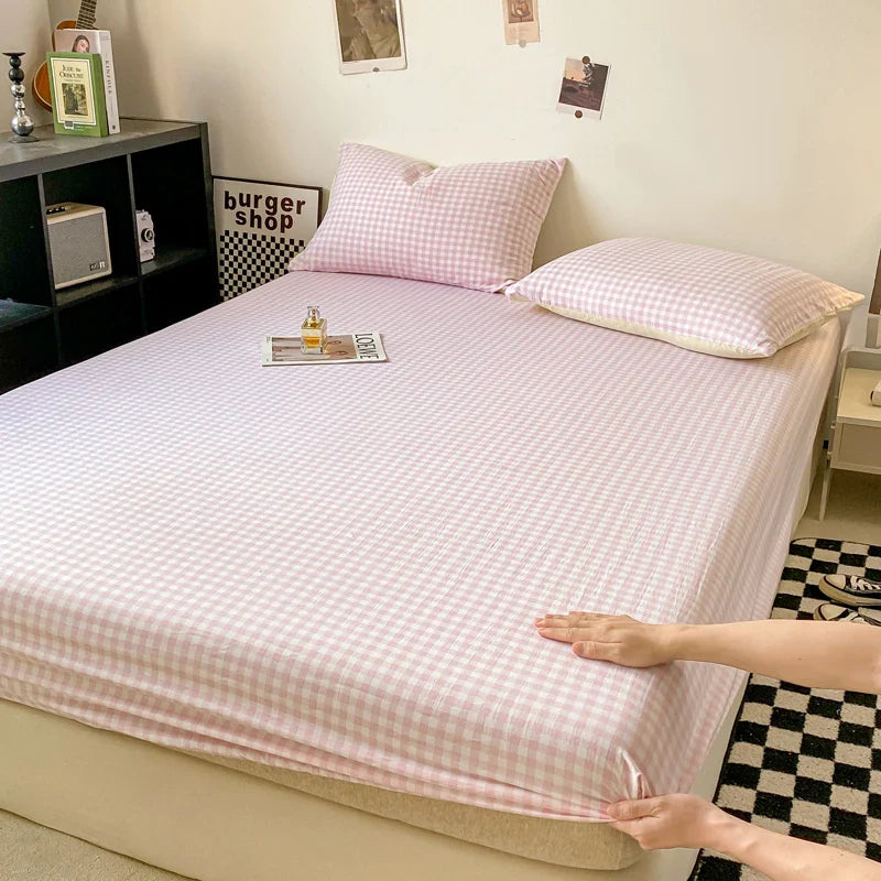 Plaid Style Fitted Sheet Skin-friendly Bed Cover Elastic Bedsheet for Girls Boys Room cover lit Home Bed Linen (No Pillowcase)