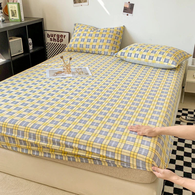 Plaid Style Fitted Sheet Skin-friendly Bed Cover Elastic Bedsheet for Girls Boys Room cover lit Home Bed Linen (No Pillowcase)